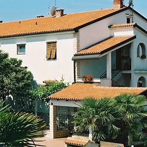 https://monika-apartment.in-istria.net